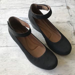 NEW! Black platform/wedge with ankle strap.